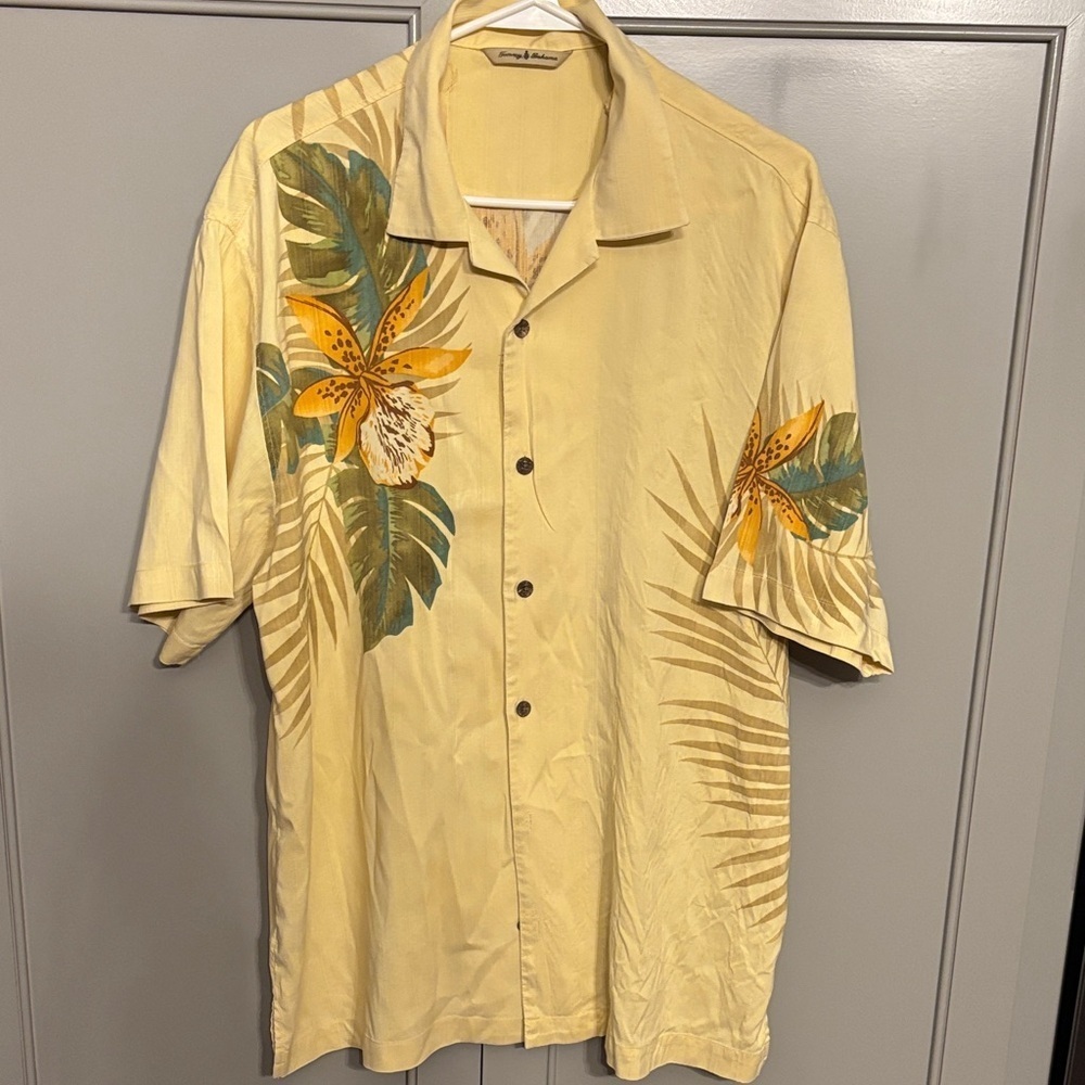 Tommy bahama Tropical yellow 100% silk Short Sleeve Shirt M - Picture 1 of 7
